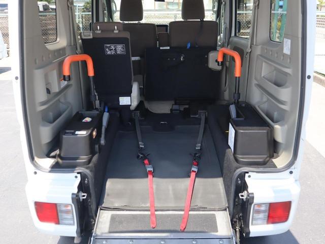 NV100クリッパーリオ 車いすスロープ車 左右分割式リヤシート付き 車いすスロープ車 左右分割式リヤシート付き ABS インテリキー&プッシュスタート 衝突被害軽減ブレーキ、ナビ・バックカメラ リヤヒーター ウィンチ用リモコン 車いすスペース用フロアマット(6枚目)