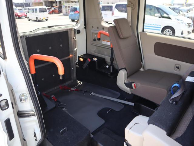 NV100クリッパーリオ 車いすスロープ車 左右分割式リヤシート付き 車いすスロープ車 左右分割式リヤシート付き ABS インテリキー&プッシュスタート 衝突被害軽減ブレーキ、ナビ・バックカメラ リヤヒーター ウィンチ用リモコン 車いすスペース用フロアマット(9枚目)