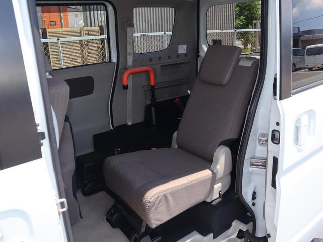 NV100クリッパーリオ 車いすスロープ車 左右分割式リヤシート付き 車いすスロープ車 左右分割式リヤシート付き ABS インテリキー&プッシュスタート 衝突被害軽減ブレーキ、ナビ・バックカメラ リヤヒーター ウィンチ用リモコン 車いすスペース用フロアマット(11枚目)