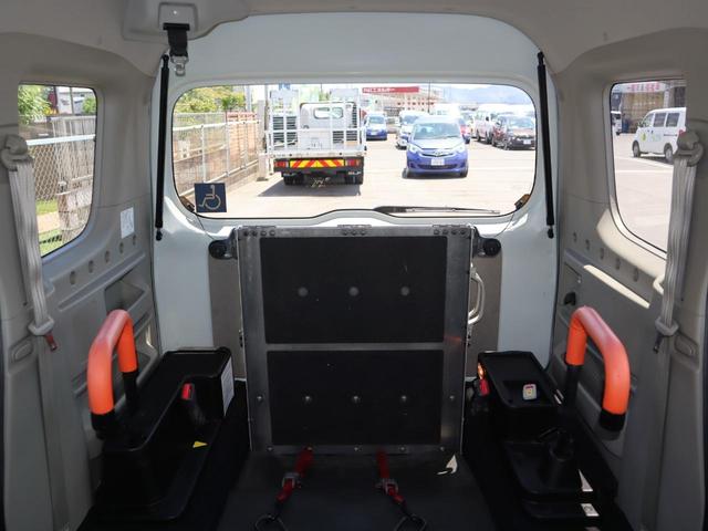 NV100クリッパーリオ 車いすスロープ車 左右分割式リヤシート付き 車いすスロープ車 左右分割式リヤシート付き ABS インテリキー&プッシュスタート 衝突被害軽減ブレーキ、ナビ・バックカメラ リヤヒーター ウィンチ用リモコン 車いすスペース用フロアマット(15枚目)