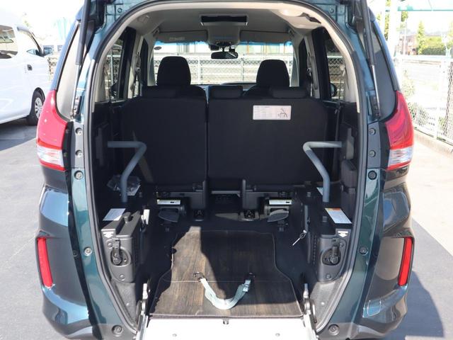 フリード＋ハイブリッド ハイブリッドＧ車いすスロープ車　フリップダウンモニター付き　車いすスロープ車　ＡＢＳ　エアバッグ　スマートキー＆プッシュスタート　衝突被害軽減　左右電スラ　ナビ・テレビ　バックカメラ　フリップダウンモニター（後席モニター）ＥＴＣ　ドラレコ　ウィンチリモコン（5枚目）