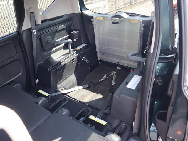 フリード＋ハイブリッド ハイブリッドＧ車いすスロープ車　フリップダウンモニター付き　車いすスロープ車　ＡＢＳ　エアバッグ　スマートキー＆プッシュスタート　衝突被害軽減　左右電スラ　ナビ・テレビ　バックカメラ　フリップダウンモニター（後席モニター）ＥＴＣ　ドラレコ　ウィンチリモコン（12枚目）