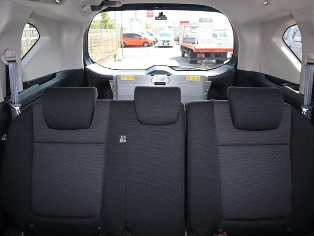 フリード＋ハイブリッド ハイブリッドＧ車いすスロープ車　フリップダウンモニター付き　車いすスロープ車　ＡＢＳ　エアバッグ　スマートキー＆プッシュスタート　衝突被害軽減　左右電スラ　ナビ・テレビ　バックカメラ　フリップダウンモニター（後席モニター）ＥＴＣ　ドラレコ　ウィンチリモコン（14枚目）