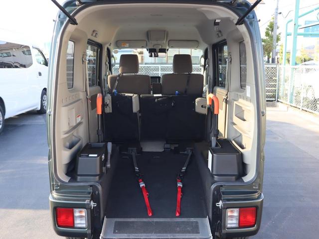 エブリイワゴン 車いすスロープ車　左右分割リヤシート付　車いすスロープ車　左右分割リヤシート付　ＡＢＳ　運転席・助手席エアバッグ　スマートキー＆プッシュスタート　衝突被害軽減　ナビ・テレビ（フルセグ）　オートエアコン　リヤヒーター　ウィンチ用リモコン（13枚目）