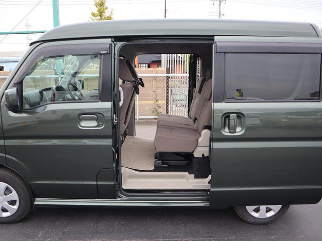 左右スライドドアです。