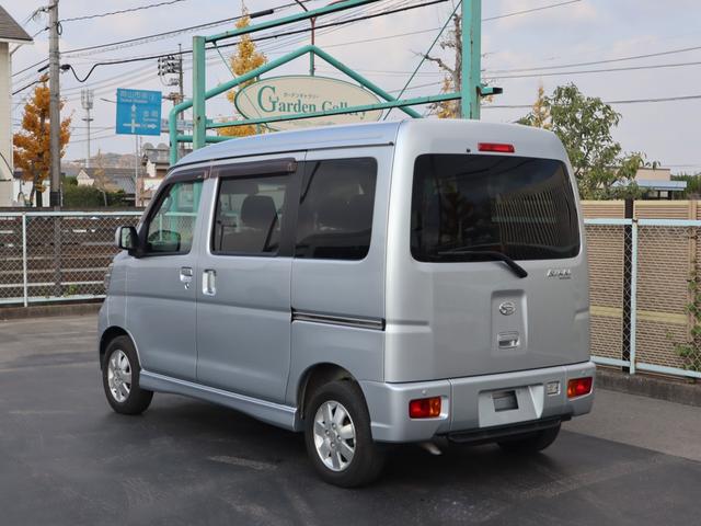 �����ԗ���U�O��W�����I�e�n�̂��q�l�̐��������f�ځB���C�u�J�����ɂ�鐶���p�̃f���ŏڂ����ԗ����������������܂��B�����S���������B