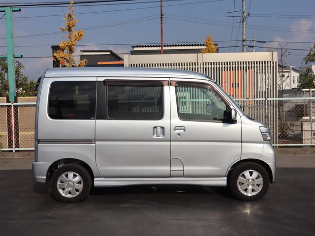 �����ԗ���U�O��W�����I�e�n�̂��q�l�̐��������f�ځB���C�u�J�����ɂ�鐶���p�̃f���ŏڂ����ԗ����������������܂��B�����S���������B