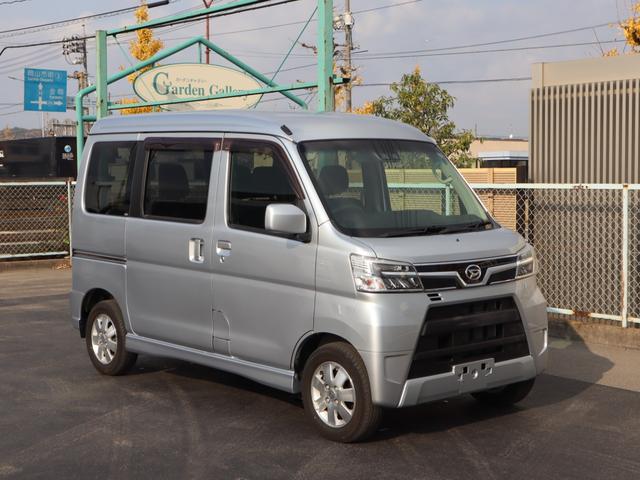 �����ԗ���U�O��W�����I�e�n�̂��q�l�̐��������f�ځB���C�u�J�����ɂ�鐶���p�̃f���ŏڂ����ԗ����������������܂��B�����S���������B