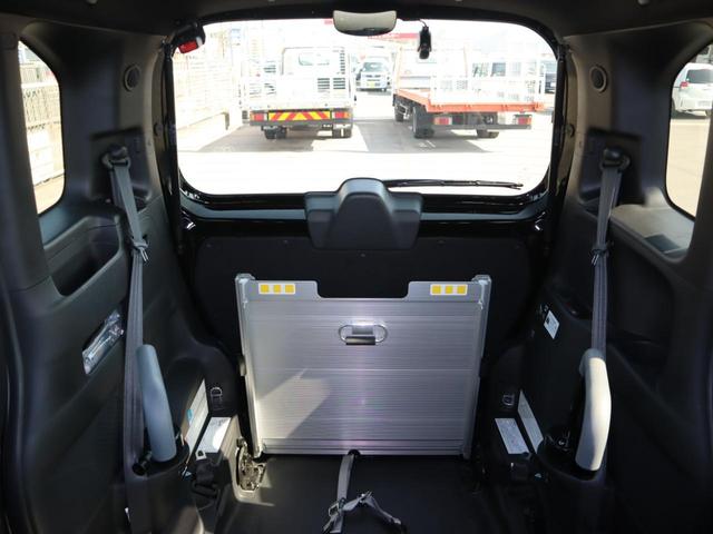 Ｎ－ＢＯＸカスタム カスタム　Ｌ　　車いすスロープ車　４ＷＤ　スロープ　車いす用ウィンチ　衝突被害軽減ブレーキ　左右パワースライドドア　ナビ・フルセグＴＶバックカメラ　ソナー　アダプティブクルーズコントロール　シートヒーター　ＥＴＣ　ドライブレコーダー（前後）（9枚目）