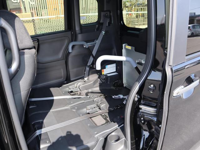 Ｎ－ＢＯＸカスタム カスタム　Ｌ　　車いすスロープ車　４ＷＤ　スロープ　車いす用ウィンチ　衝突被害軽減ブレーキ　左右パワースライドドア　ナビ・フルセグＴＶバックカメラ　ソナー　アダプティブクルーズコントロール　シートヒーター　ＥＴＣ　ドライブレコーダー（前後）（10枚目）