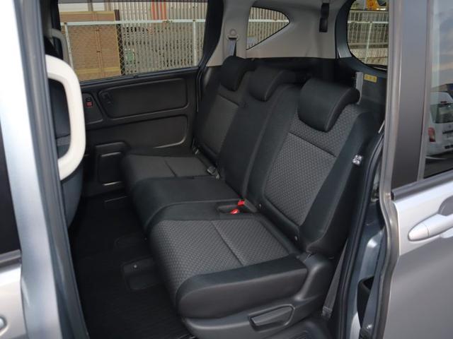 フリード＋ Ｇ車いすスロープ車　車いすスロープ車　車いす用ウィンチ　衝突被害軽減ブレーキ　左右電動スライドドア　ナビ・バックカメラ　ソナー（前後）　アダプティブクルーズコントロール　オートエアコン　ＥＴＣ　ドライブレコーダー（13枚目）