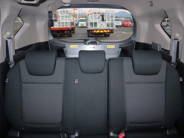 フリード＋ Ｇ車いすスロープ車　車いすスロープ車　車いす用ウィンチ　衝突被害軽減ブレーキ　左右電動スライドドア　ナビ・バックカメラ　ソナー（前後）　アダプティブクルーズコントロール　オートエアコン　ＥＴＣ　ドライブレコーダー（14枚目）