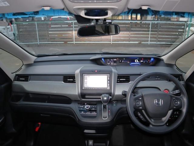 フリード＋ Ｇ車いすスロープ車　車いすスロープ車　車いす用ウィンチ　衝突被害軽減ブレーキ　左右電動スライドドア　ナビ・バックカメラ　ソナー（前後）　アダプティブクルーズコントロール　オートエアコン　ＥＴＣ　ドライブレコーダー（16枚目）