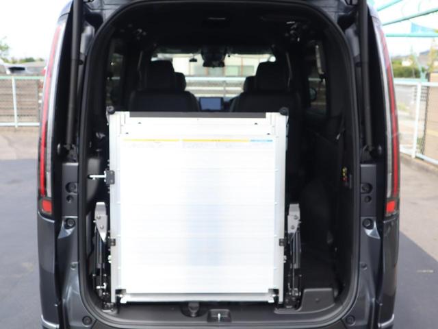 ステップワゴン スパーダ　車いすスロープ車　３列目乗車タイプ　車いすスロープ車　３列目乗車タイプ　衝突被害軽減　左右電動スライドドア　ナビ・テレビ（フルセグ）　バックカメラ　アダプティブクルーズコントロール　電動パーキングブレーキ　ブラインドスポットモニター（3枚目）