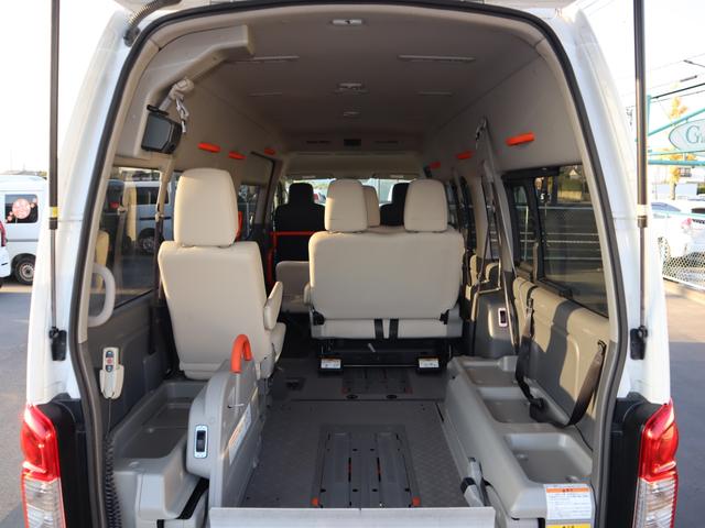 ＮＶ３５０キャラバンバン 　車いすリフト車　車いす１＋１名仕様　ＡＢＳ、運転席・助手席エアバッグ、キーレス、衝突被害軽減ブレーキ、アラウンドビューモニター（ルームミラー内）、リヤクーラー、リヤヒーター、プライバシーガラス（4枚目）