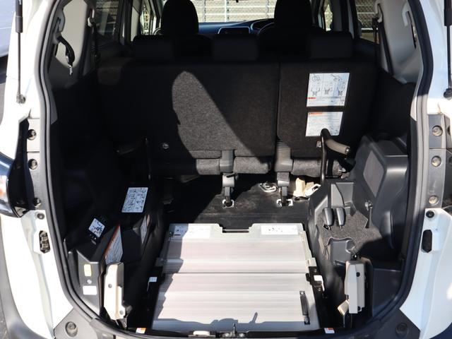 シエンタ Ｇ　車いすスロープ車　タイプ１　左右電動スライドドア、ナビ・テレビ（フルセグ）・パノラミックビューモニター、ＥＴＣ、ドラレコ（前後）、シートヒーター（フロント席左右）、ステアリングヒーター（3枚目）