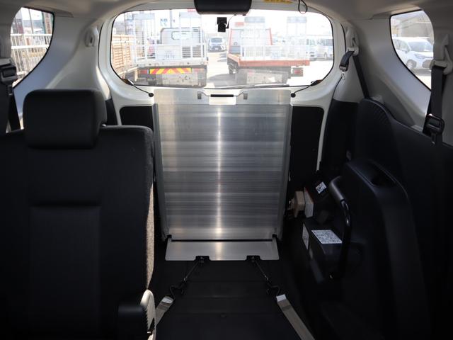 シエンタ Ｇ　車いすスロープ車　タイプ１　左右電動スライドドア、ナビ・テレビ（フルセグ）・パノラミックビューモニター、ＥＴＣ、ドラレコ（前後）、シートヒーター（フロント席左右）、ステアリングヒーター（9枚目）