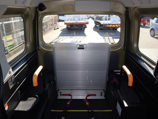 アトレー 　車いすスロープ車　左右電動スライドドア（ウェルカムオープン機能）、ナビ・テレビ（フルセグ）・バックカメラ、ソナー（前後）、ドラレコ（前後）、リヤヒーター、ＥＴＣ、ＬＥＤライト、車いす用ウィンチリモコン（15枚目）