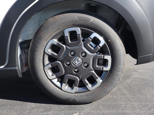 フリード ｅ：ＨＥＶ　クロスター　　車いすスロープ車　衝突被害軽減ブレーキ、左右電動スライドドア、ソナー、ブラインドスポットワーニング、アダプティブクルーズコントロール、オートエアコン、リヤクーラー、シートヒーター、ＬＥＤライト、フォグランプ、ＡＷ（25枚目）