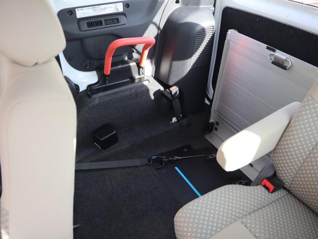バネットバン 車いすスロープ車　７人乗り仕様　ＡＢＳ、運転席・助手席エアバッグ、キーレス、衝突被害軽減ブレーキ、ソナー（前後）、リヤクーラー、リヤクーラー、車いすの方用手すり（7枚目）