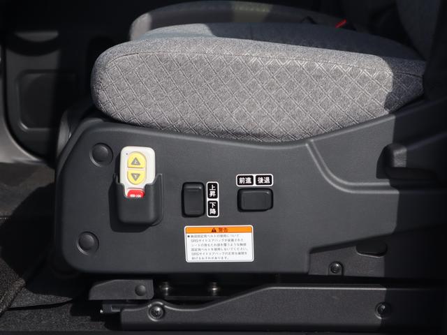 タント Ｘ　ウェルカムシートリフト車　衝突被害軽減ブレーキ、アイドリングストップ、左右電動スライドドア（左右ウェルカムオープン機能）、ナビ・テレビ（フルセグ）、ソナー（前後）、オートエアコン、ＥＴＣ、ドラレコ、シート用リモコン（4枚目）