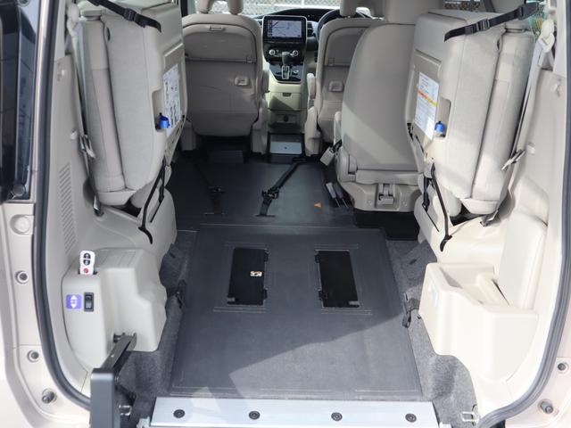 ����Ȃ̌�낪�Ԃ����̕��̃X�y�[�X�ł��B�E�B���`�x���g���Ԃ�������������グ�Ă���܂��B�Ԃ����X�y�[�X�p�t���A�}�b�g�t���ł��B