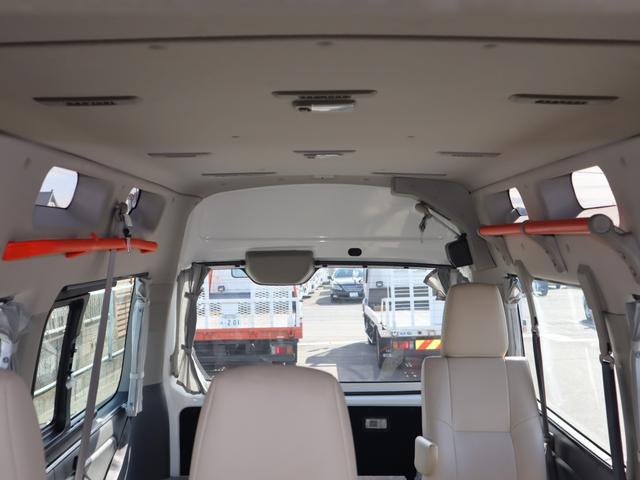 �A�V�X�g���[���i���E�j�A���[�t�T�C�h�E�B���h�E�t���ł��B