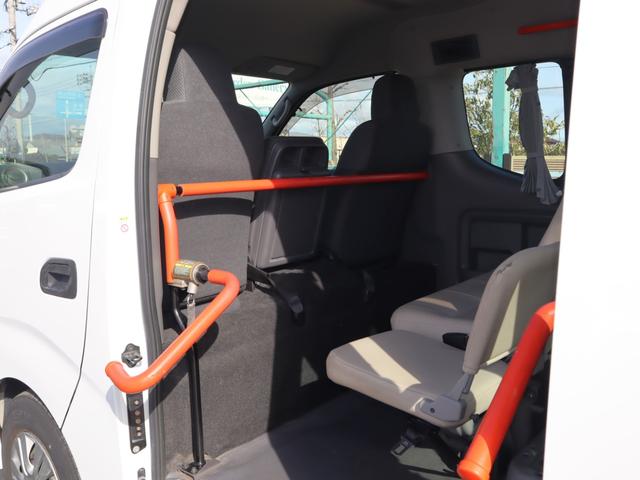 �o�Ă���肷����o������Ԃł��B�P��ڂƂQ��ڂ̊Ԃɂ͒����肷�肪�t���Ă��܂��B