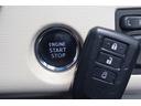 スマートキー＆プッシュスタートです。