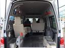 ＮＶ３５０キャラバンバン 車いすリフト車　車いす２台仕様　車いすリフト車　車いす２台仕様　衝突被害軽減ブレーキ、ナビ、アラウンドビューモニター　ナビ　バックブザー　ルーフサイドウィンドウ　出てくる手すり（前側）　アシストレール（左右）　ステップイルミ（4枚目）