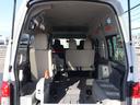 ＮＶ３５０キャラバンバン 車いすリフト車　車いす２台仕様　キーレス、衝突被害軽減ブレーキ、ナビ・テレビ（フルセグ）、アラウンドビューモニター（ルームミラー内）、リヤクーラー、リヤヒーター、ドラレコ、特殊車いす固定ベルト、スタッドレスタイヤ（中古）（4枚目）