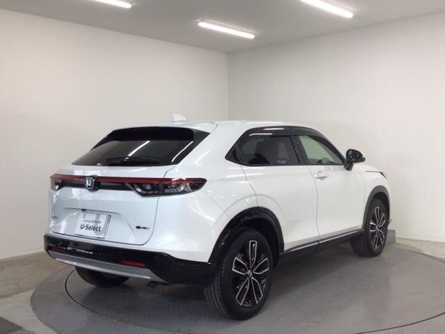 ヴェゼル ｅ：ＨＥＶＺ　ＬＥＤ・フルセグ・メモリナビ・バックカメラ・純正ＡＷ・ホンダＣＯＮＮＥＣＴ　衝突回避支援ブレーキ機能　１オナ　スマキ　Ｐトランク　フルオートエアコン　エアバッグ　両席エアバック　Ｒカメ　ＬＥＤランプ（4枚目）