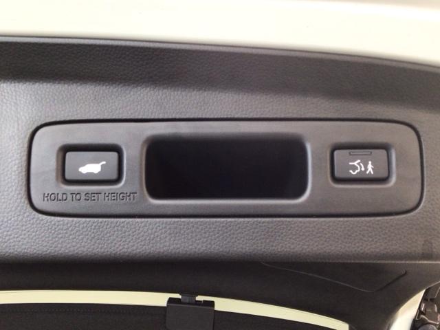 ヴェゼル ｅ：ＨＥＶＺ　ＬＥＤ・フルセグ・メモリナビ・バックカメラ・純正ＡＷ・ホンダＣＯＮＮＥＣＴ　衝突回避支援ブレーキ機能　１オナ　スマキ　Ｐトランク　フルオートエアコン　エアバッグ　両席エアバック　Ｒカメ　ＬＥＤランプ（35枚目）