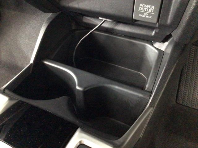 フィットハイブリッド Ｆパッケージ　スマートキー・ワンセグ・メモリナビ・ＤＶＤ・横滑り防止措置・ＥＣＯＮスイッチ（17枚目）