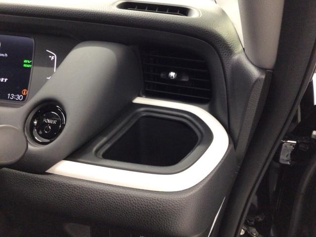 フィット e:HEVホーム デモカーUP・LED・フルセグ・メモリナビ・ホンダCONNECT・ETC 前後誤発進抑制機能 クリソナ 助手席エアバッグ 運転席エアバッグ 1オナ アイドリングストップ LEDライト USB接続(22枚目)