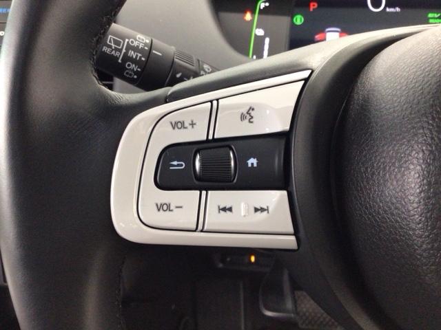 フィット e:HEVホーム デモカーUP・LED・フルセグ・メモリナビ・ホンダCONNECT・ETC 前後誤発進抑制機能 クリソナ 助手席エアバッグ 運転席エアバッグ 1オナ アイドリングストップ LEDライト USB接続(25枚目)