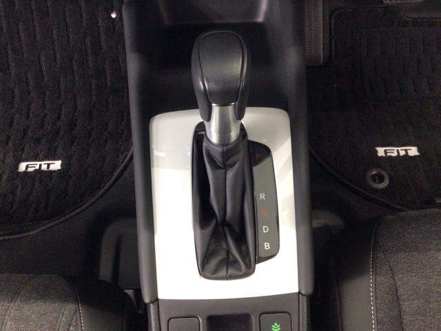 フィット e:HEVホーム デモカーUP・LED・フルセグ・メモリナビ・ホンダCONNECT・ETC 前後誤発進抑制機能 クリソナ 助手席エアバッグ 運転席エアバッグ 1オナ アイドリングストップ LEDライト USB接続(27枚目)