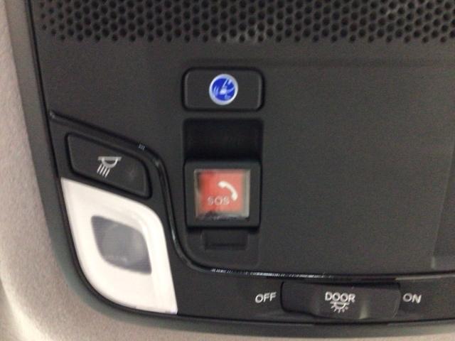 フィット ｅ：ＨＥＶＲＳ　ＬＥＤ・メモリナビ・ＣＤ・バックカメラ・純正ＡＷ・ホンダＣＯＮＮＥＣＴ　エアバッグ　パワーウィンドウ　助手席エアバッグ　ＬＥＤヘッドランプ　セキュリティアラーム　フルオートエアコン　ＥＴＣ装備　ＵＳＢ（9枚目）