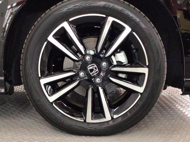 フィット ｅ：ＨＥＶＲＳ　ＬＥＤ・メモリナビ・ＣＤ・バックカメラ・純正ＡＷ・ホンダＣＯＮＮＥＣＴ　エアバッグ　パワーウィンドウ　助手席エアバッグ　ＬＥＤヘッドランプ　セキュリティアラーム　フルオートエアコン　ＥＴＣ装備　ＵＳＢ（12枚目）