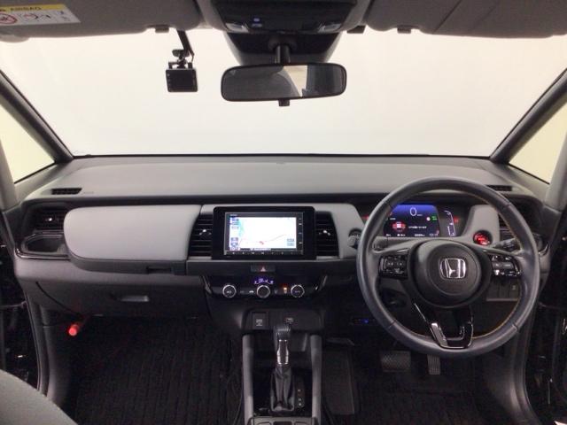 フィット ｅ：ＨＥＶＲＳ　ＬＥＤ・メモリナビ・ＣＤ・バックカメラ・純正ＡＷ・ホンダＣＯＮＮＥＣＴ　エアバッグ　パワーウィンドウ　助手席エアバッグ　ＬＥＤヘッドランプ　セキュリティアラーム　フルオートエアコン　ＥＴＣ装備　ＵＳＢ（16枚目）