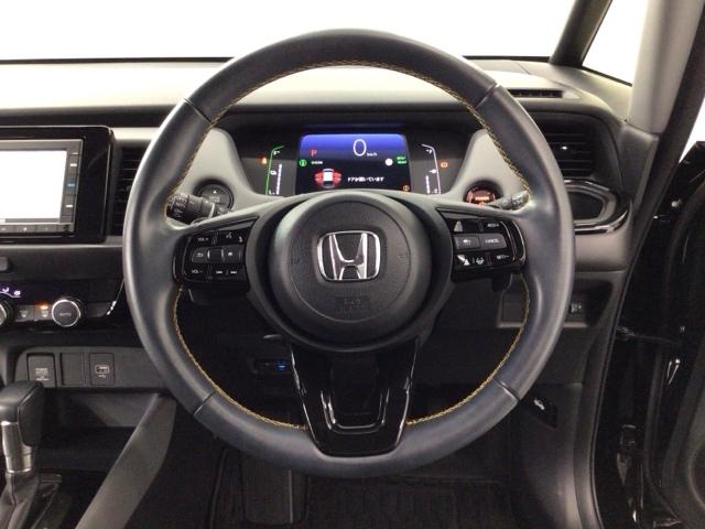 フィット ｅ：ＨＥＶＲＳ　ＬＥＤ・メモリナビ・ＣＤ・バックカメラ・純正ＡＷ・ホンダＣＯＮＮＥＣＴ　エアバッグ　パワーウィンドウ　助手席エアバッグ　ＬＥＤヘッドランプ　セキュリティアラーム　フルオートエアコン　ＥＴＣ装備　ＵＳＢ（17枚目）