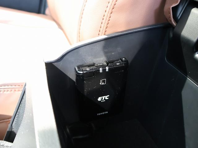 ハイラックス Ｚ　オーバーフェンダー　ＴＲＤスポーツバー　ベッドライナー　革調シートカバー　ＴＯＹＯＴＡデカール　ＬＥＤヘッドライト　純正ＳＤナビＴＶ　バックモニター　クリアランスソナー　寒冷地仕様　純正アルミ　４ＷＤ（28枚目）