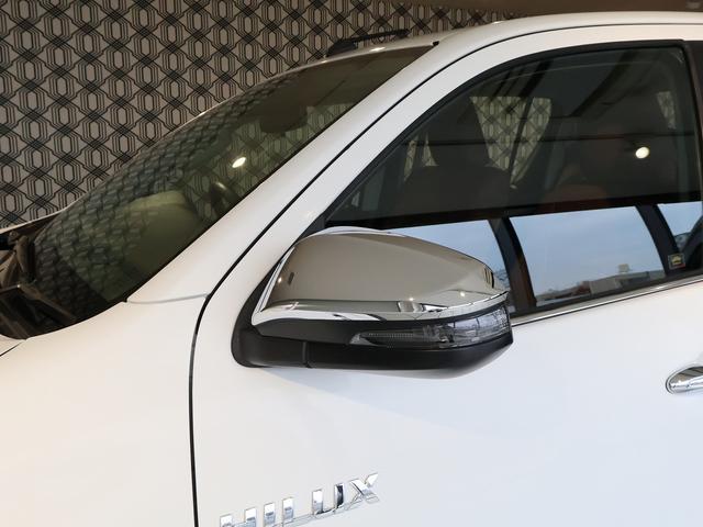 ハイラックス Ｚ　オーバーフェンダー　ＴＲＤスポーツバー　ベッドライナー　革調シートカバー　ＴＯＹＯＴＡデカール　ＬＥＤヘッドライト　純正ＳＤナビＴＶ　バックモニター　クリアランスソナー　寒冷地仕様　純正アルミ　４ＷＤ（38枚目）