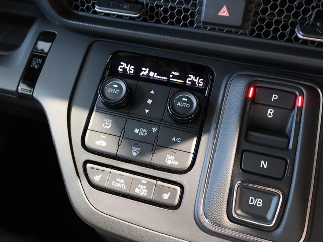 ステップワゴン ｅ：ＨＥＶスパーダ　プレミアムライン　登録済未使用車　純正１１．４型ナビＴＶ　マルチビューカメラシステム　両側パワースライドドア　パワーバックドア　ＬＥＤヘッドライト　ブラインドスポットインフォメーション　ハーフレザーシート　純正アルミ（13枚目）
