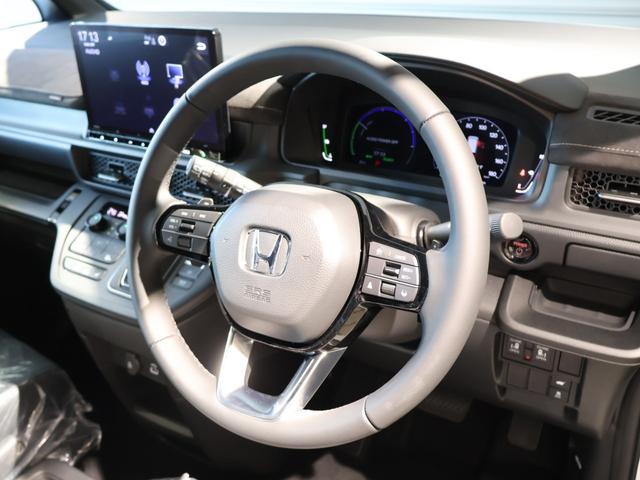 ステップワゴン ｅ：ＨＥＶスパーダ　プレミアムライン　登録済未使用車　純正１１．４型ナビＴＶ　マルチビューカメラシステム　両側パワースライドドア　パワーバックドア　ＬＥＤヘッドライト　ブラインドスポットインフォメーション　ハーフレザーシート　純正アルミ（18枚目）