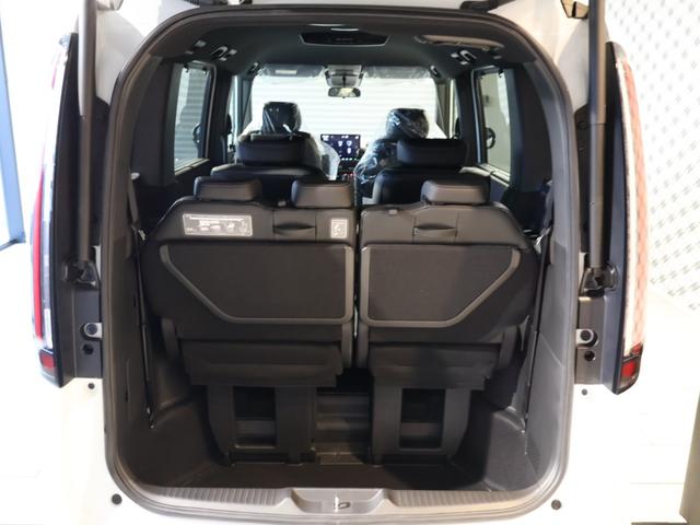 ステップワゴン ｅ：ＨＥＶスパーダ　プレミアムライン　登録済未使用車　純正１１．４型ナビＴＶ　マルチビューカメラシステム　両側パワースライドドア　パワーバックドア　ＬＥＤヘッドライト　ブラインドスポットインフォメーション　ハーフレザーシート　純正アルミ（41枚目）