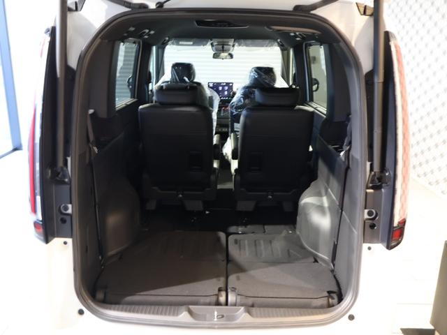 ステップワゴン ｅ：ＨＥＶスパーダ　プレミアムライン　登録済未使用車　純正１１．４型ナビＴＶ　マルチビューカメラシステム　両側パワースライドドア　パワーバックドア　ＬＥＤヘッドライト　ブラインドスポットインフォメーション　ハーフレザーシート　純正アルミ（42枚目）