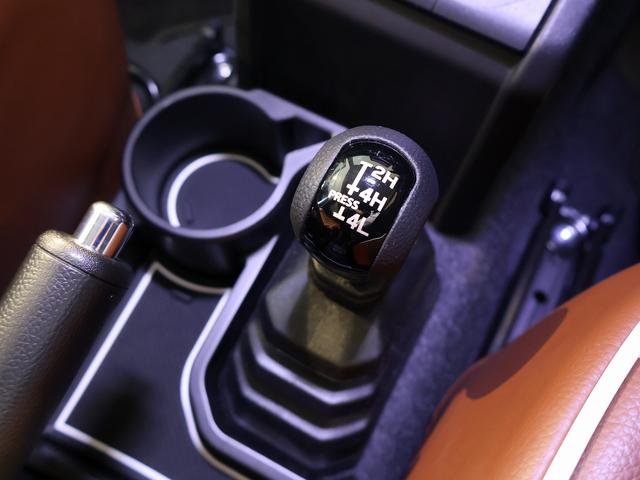ジムニー XC アルパイン9型ナビTV バックモニター 茶革調シートカバー ブラックルーフ クロスカントリー16インチアルミ カスタムグリル 背面タイヤカバー 給油口カバー LEDヘッドライト 4WD 前後ドラレコ(10枚目)