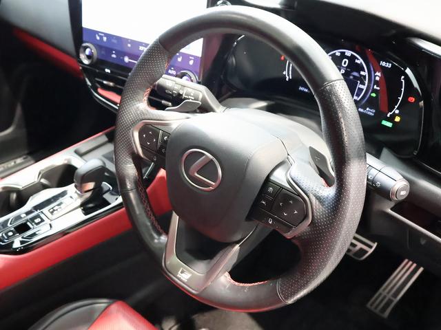 NX NX350h Fスポーツ マークレビンソンサウンド パノラマサンルーフ デジタルインナーミラー 赤/黒本革エアシート アドバンスドパーク オレンジキャリパー パワーバックドア 後席電動リクライニング おくだけ充電 寒冷地仕様(18枚目)