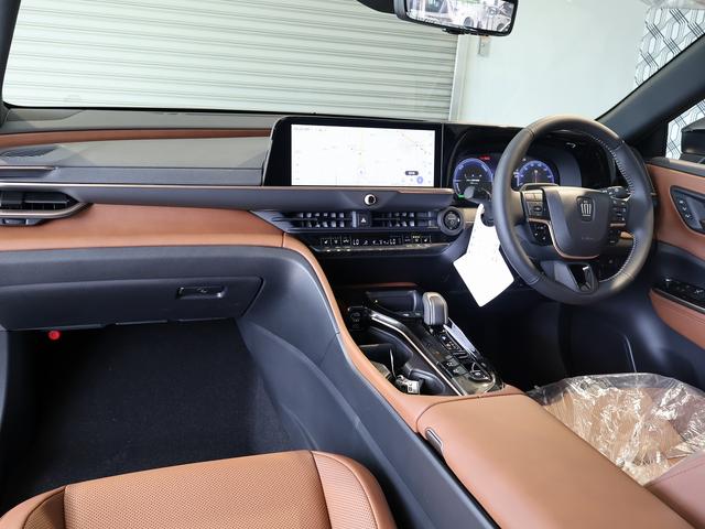 クラウンエステート Ｚ　登録済未使用車　パノラマルーフ　モデリスタエアロ　ブラウン本革シート　デジタルインナーミラー　パワーバックドア　ブラインドスポットモニター　ＬＥＤヘッドライト　ヘッドアップディスプレイ　純正アルミ（3枚目）